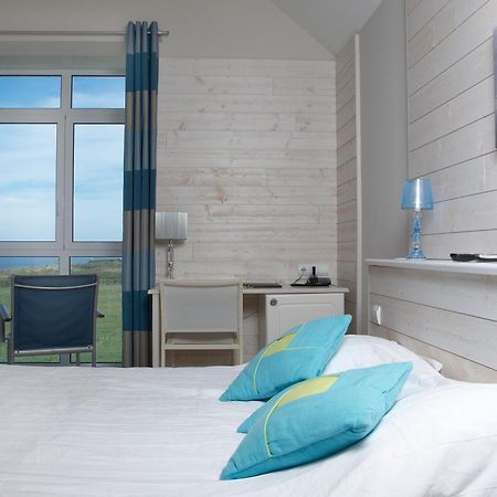 Logis Hotel Vent D'Iroise Плуґонвелін Екстер'єр фото