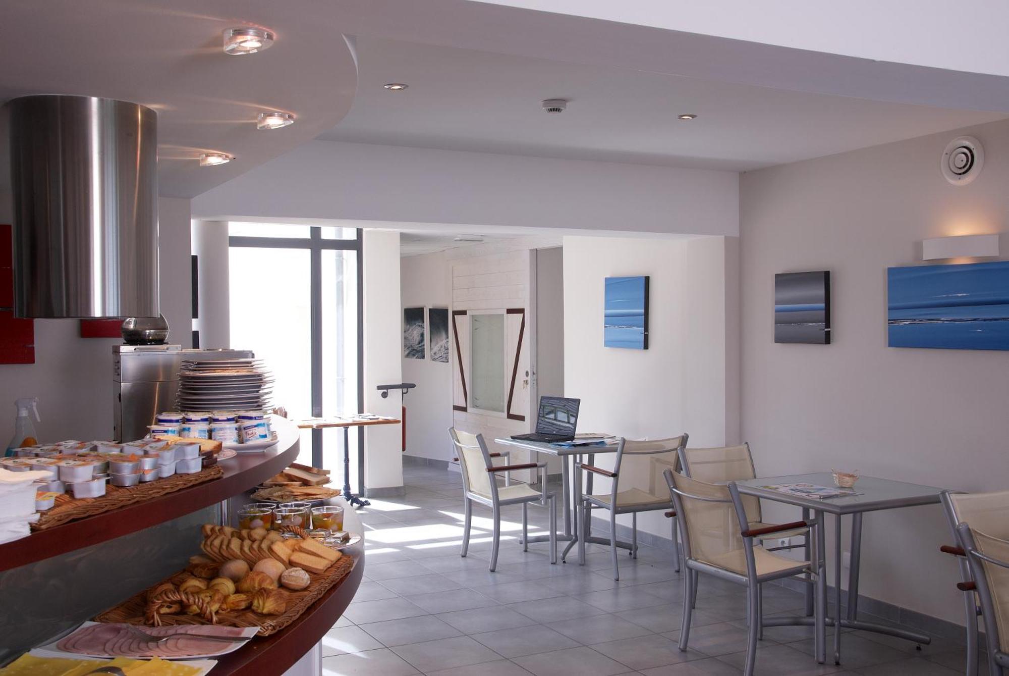 Logis Hotel Vent D'Iroise Плуґонвелін Екстер'єр фото