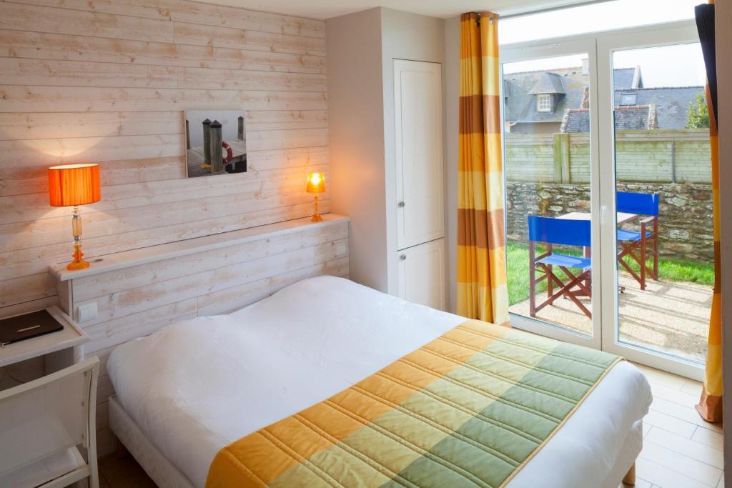 Logis Hotel Vent D'Iroise Плуґонвелін Номер фото