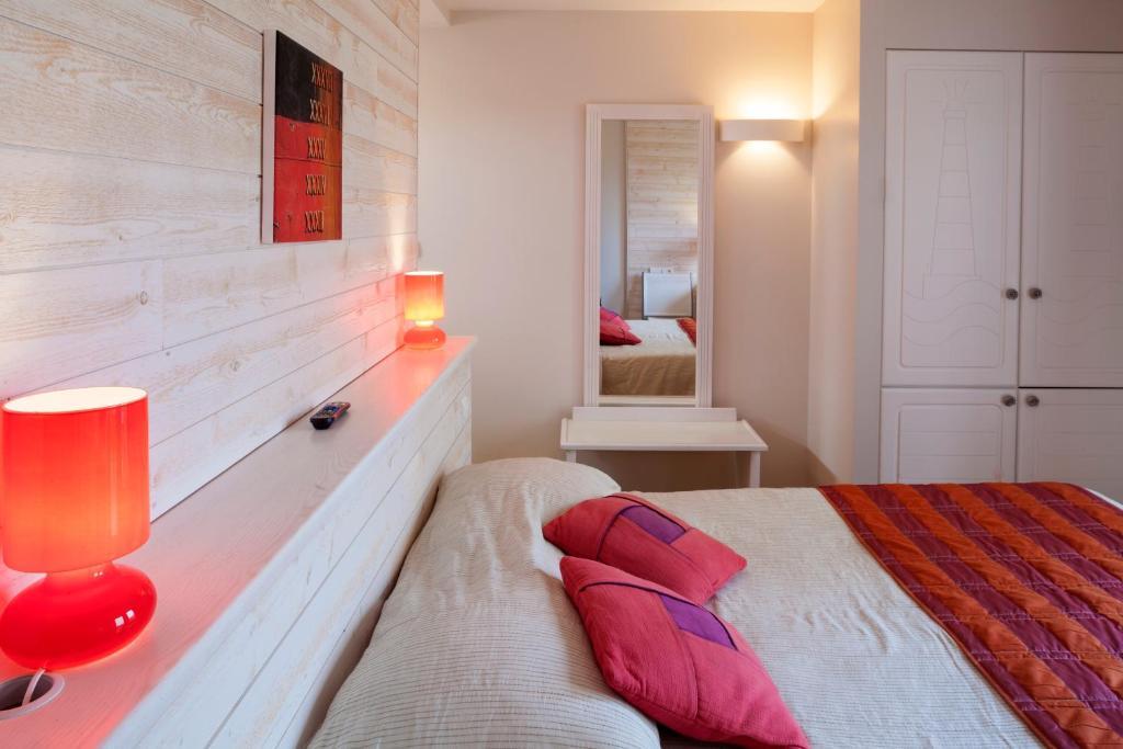Logis Hotel Vent D'Iroise Плуґонвелін Номер фото