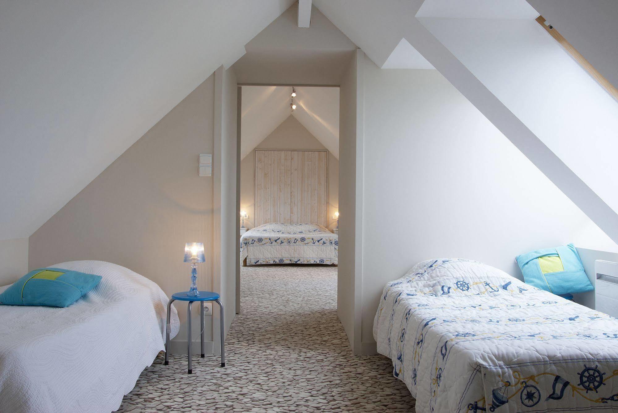 Logis Hotel Vent D'Iroise Плуґонвелін Екстер'єр фото
