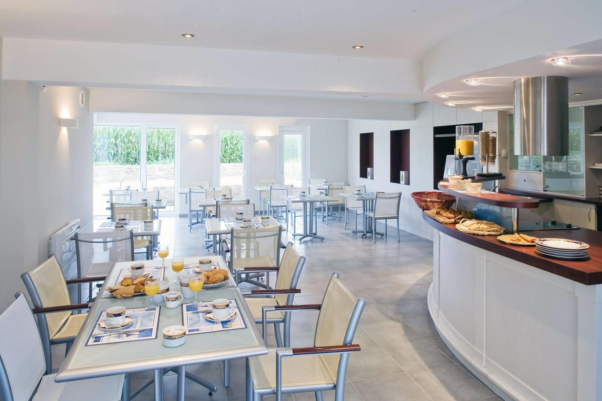 Logis Hotel Vent D'Iroise Плуґонвелін Екстер'єр фото